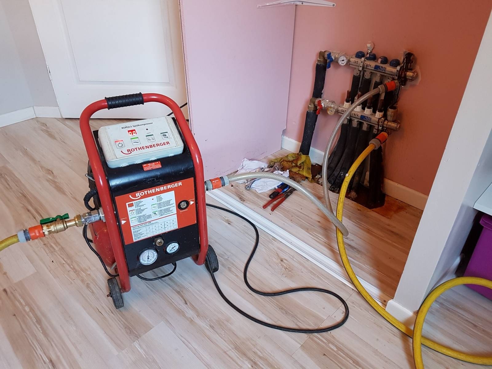 Ümraniye Tepeüstü Vaillant Hermetik Şofben Kombi Bakımı